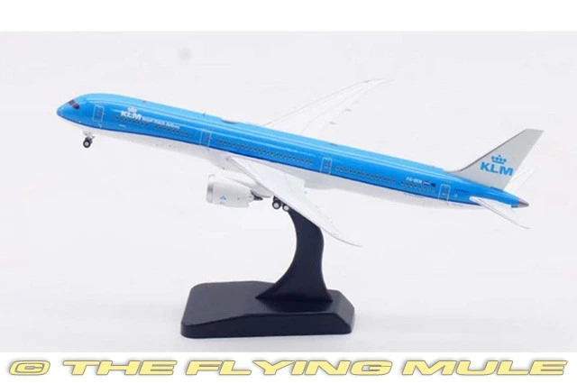 Aviation 400 1:400 787-10 Dreamliner KLM Royal Dutch Airlines PH-BKM - Image 1 of 1