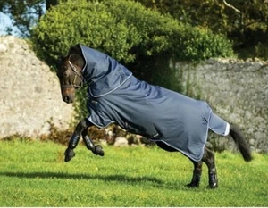 HORSEWARE IRELAND Amigo Bravo 12 Plus Navy/Gray 400G Turnout 81" - Picture 1 of 2
