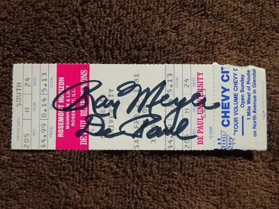 Boleto completo DePaul Blue Demons 2.25.81 firmado/autografiado por Ray Meyer certificado de autenticidad JSA Foto 1 de 3