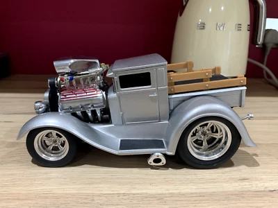 Muscle Machine 1/18 scale model a silver - Image 1 of 4