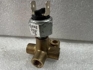 Interruptor tubo de freno de latón Land Rover serie 2 2a 5 vías plus 279412 17H7108/21b291 - Imagen 1 de 5