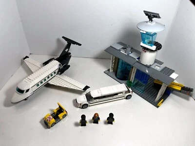 LEGO City:  Airport VIP Service 60102 + partial airport only from 60104 - Image 1 of 4