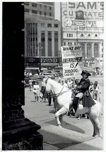 1945 Vintage Photo Wayne County CIO Member rides horse at Detroit City Hall - Picture 1 of 2