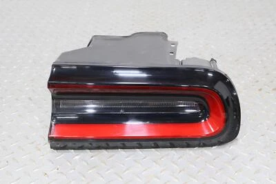 Luz trasera LED 15-22 Dodge Challenger cuarto derecho montado en panel (probado) Foto 1 de 4