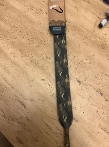 Chums Neoprene Stampe con fermo occhiali classici, cinturino occhiali da sole mimetici pesce - Foto 1 di 3