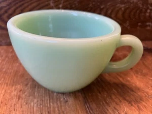 Vintage Green JADITE OVEN WARE FIRE KING RESTAURANT CUP Anchor Hocking Dinerware - Picture 1 of 7