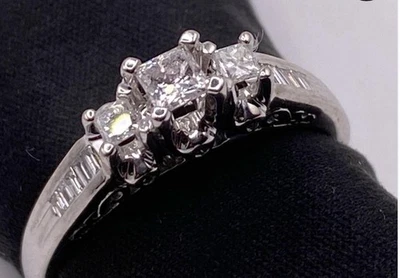 Кольцо Helzberg из белого золота 14 карат с бриллиантом 0,5 карата размер 6,75 - Изображение 1 из 4