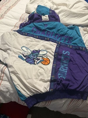 CHAQUETA ACOLCHADA DE COLECCIÓN AÑOS 90 NBA CHARLOTTE HORNETS JUGADOR PROFESIONAL SUDADERA CON CAPUCHA JUVENIL TALLA XL Foto 1 de 3