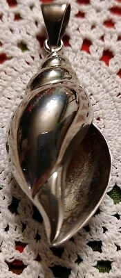 Colgante caracola de peltre de 2,5" de colección muy detallado Foto 1 de 4