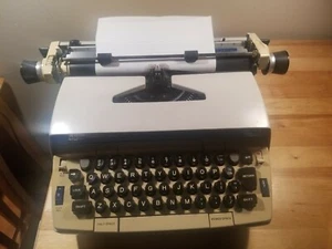 Vintage Smith Corona SCM TWO-EIGHTY XL  Typewriter  - Picture 1 of 8