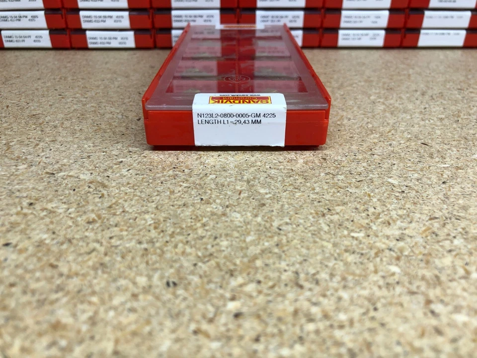 Authentic N123L2 0800-0005 GM 4225 SANDVIK INSERT - Image 1 of 1