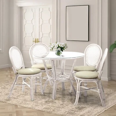 Juego de comedor de ratán de 4 sillas laterales Denver y mesa redonda con tapa de vidrio, blanco Foto 1 de 4