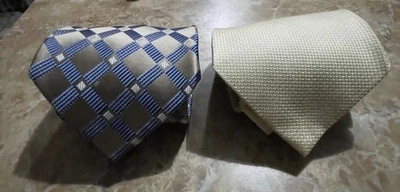 Corbata para hombre Two Van Heusen 100 % seda borgoña prendedor patrón de rayas Foto 1 de 4