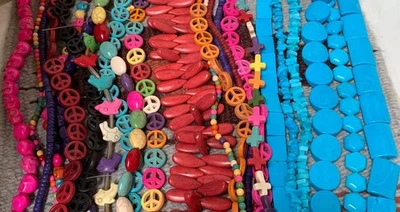 Reventa //lote de 24 hebras de cuentas de piedra Howlita en forma de mezcla/(n197a) Foto 1 de 2