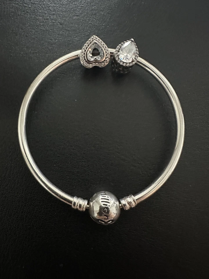 Pandora Armreif silber mit 2 Charms - Bild 1 von 1