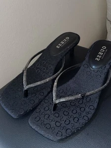 GUESS kitten Black Heels Size 6.5 - Picture 1 of 5