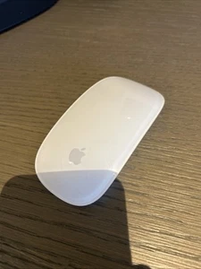 Apple Magic Mouse A1296 3VDC Wireless Bluetooth Genuine OEM Used Tested & Works - Afbeelding 1 van 5