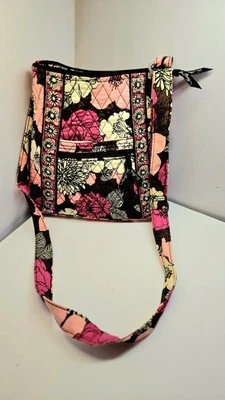 Cartera estilo bolso floral acolchado rosa y negro Vera Bradley Foto 1 de 4
