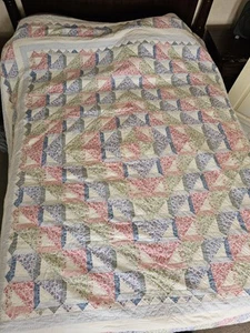 Vintage Großmutters Handarbeit handgenäht 79" x 79" Quilt wunderschön! - Bild 1 von 4