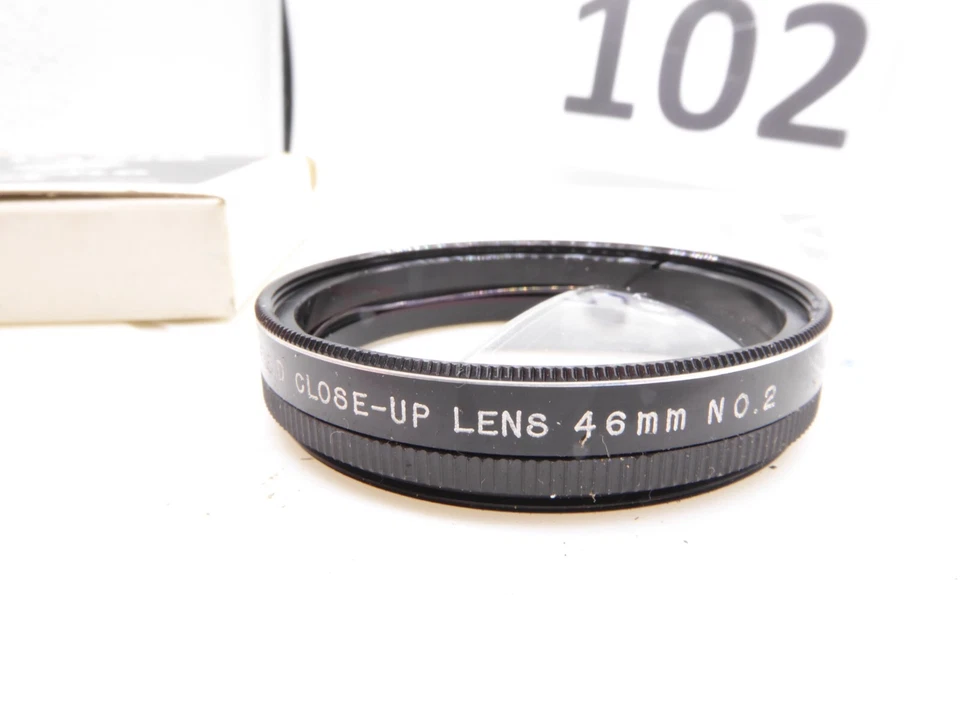 vario quality 46mm Split Field Filter Japan +2  close up on side - Image 1 of 4