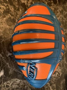 NERF Weather Blitz Schaumstoff Fußball für Allwetterspiele -- leicht zu haltende Griffe - sehr gut - Bild 1 von 2