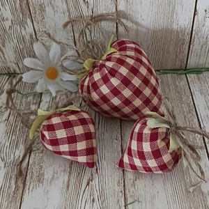 Strawberries Aged Look Red Gingham Check Fabric / Farmhouse Country/Tier Tray  - Picture 1 of 7