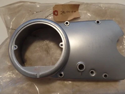 Tampa do cárter esquerdo NOS YAMAHA YDS5 G5S 206-15411 - Imagem 1 de 2