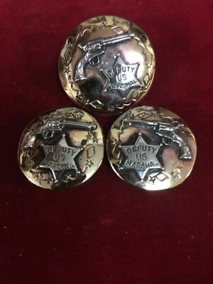 Juego de bufanda deslizable y conchos: Dep.U.S. Marshal y 6 pistolas, latón de 1 1/4" con esterlina Foto 1 de 3