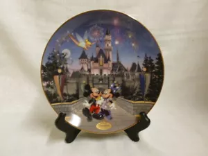 Piatto Walt Disney World Castello della Bella Addormentata Disneyland Topolino Minnie - Foto 1 di 2