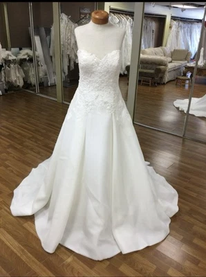 Justin Alexander 19105, 88012 Ivory Strapless Ball Gown Size16 (SAMPLE) - Image 1 of 4