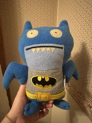 Brinquedo de pelúcia de pelúcia Uglydoll 10" ICE-BAT como BATMAN - Imagem 1 de 4