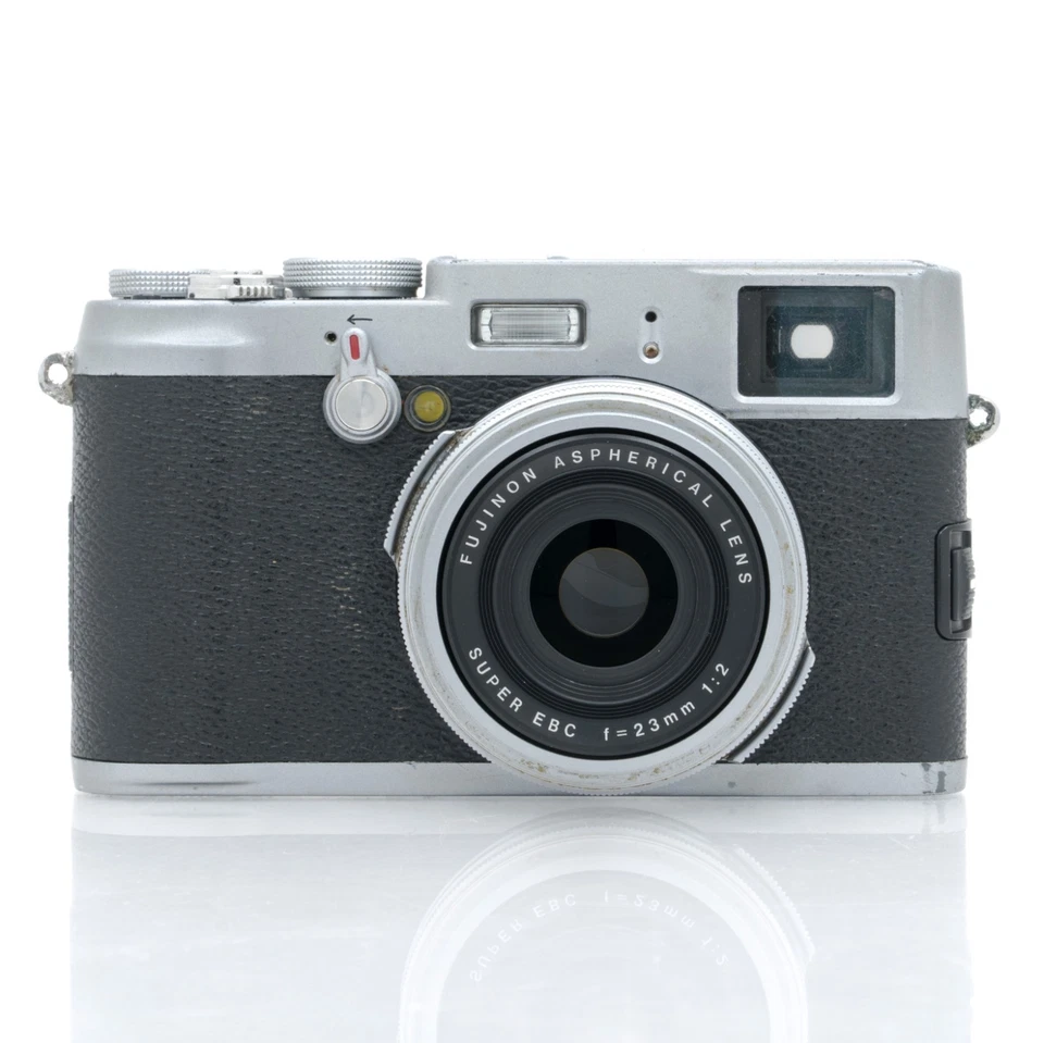 Fujifilm Fuji FinePix X100 with 23mm Fujinon Lens 2.8in LCD Digital Camera - Image 1 of 4