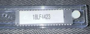 PIC18LF4423 MICROCONTROLLORE DIP 28 PIN - Foto 1 di 4