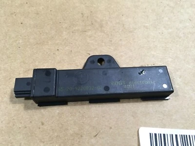 Amplificador de antena aérea BMW F10 535i 2011-2016 6520-9220832-02 / 9220832 OEM. Foto 1 de 4