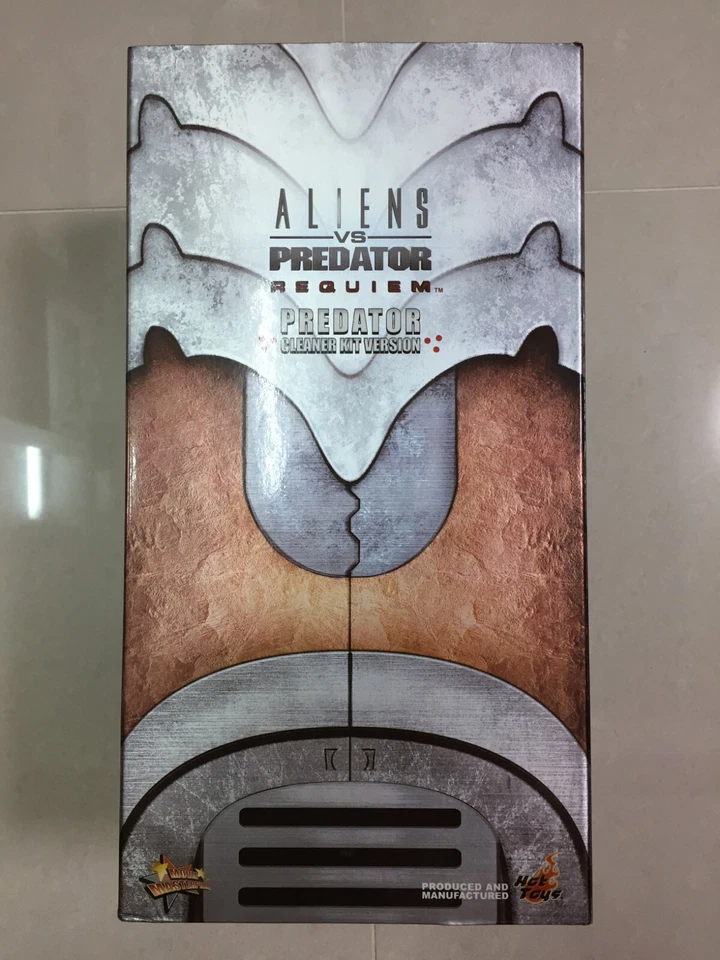 Hot Toys MMS66 Aliens vs. Predator Requiem AVP-R Predator (Cleaner Kit Version) - Image 1 of 1