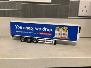 Corgi model truck 1:50 scale - CODE 3 TESCO FRIDGE TRAILER - Picture 1 of 2