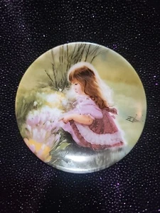 Donald Zolan Mini porcelain plate Childhood Discoveries Colors of Spring 1989 - Picture 1 of 3