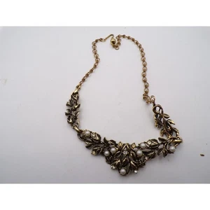 Vintage Gold Tone Leaf Necklace Faux Pearls Rhinestones Elegant Costume Jewelry - Picture 1 of 2