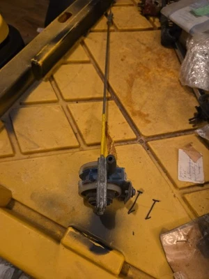 Mercedes-Benz 280SE 1972 actuador de bloqueo de puerta de vacío  Foto 1 de 3