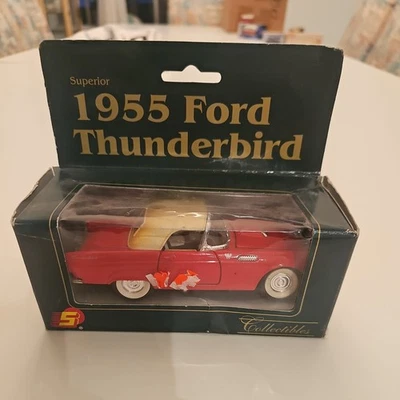 Superior 1955 年型号福特 Thunderbird 红色白色上衣全新带盒。  — 第 1/4 张图片