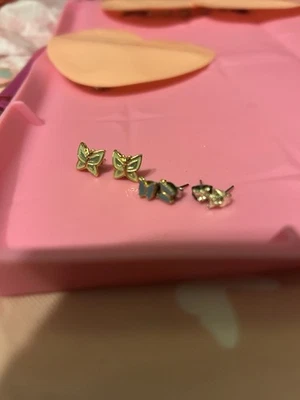 Tres Juegos De Pendientes Mariposa Orejas Perforadas Esmalte Y Tiempo Plata Foto 1 de 3