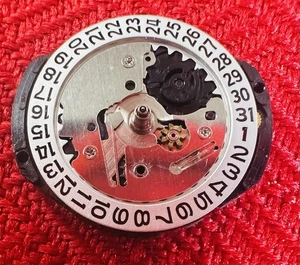 NOS Seiko 3Y03A Quartz Watch Movement Japan Kanji English Date Wheel 3yo3 A - Picture 1 of 3