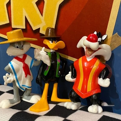 Looney Tunes Bugs Bunny Daffy Duck Sylvester Cartoon Figurine Collectible Toy - Image 1 of 2