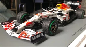Red Bull Rb16B 2021 Turkish Gp Spark 1/18 With Case - Picture 1 of 6