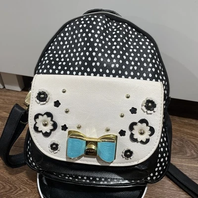 Bolsa mochila Betsey Johnson bolsa de mão Luv xoxoxo preta azul-petróleo arco bolinhas - Imagem 1 de 4