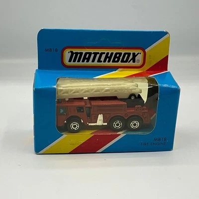 Matchbox 1-75 MB-18 Fire Engine Red MIB - Image 1 of 4