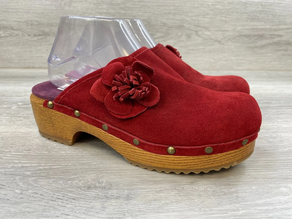 Zapatos cómodos Ellemenno Lizzie para mujer zueco mula vintage Y2K gamuza tachonada 9 rojos Foto 1 de 4