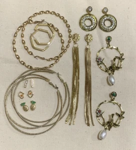 Lot Of Costume Earrings Pierced Dangle / Hoop/Studs Gold Tone Rhinestone Variety - Picture 1 of 7