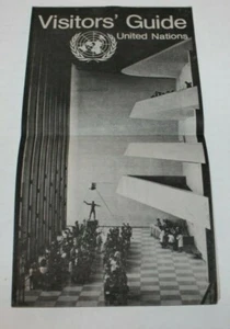 UNITED NATIONS UN Visitors Guide Booklet - New York, NY Vintage 1982  - Picture 1 of 3