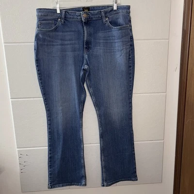 Pantalones de mezclilla Lee Boot Cut azules para mujer talla 18 cortos cinco bolsillos lavado medio 28,5 pulgadas Foto 1 de 4